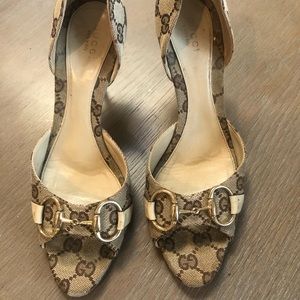 Gucci logo heels with with gold horsebit hardware